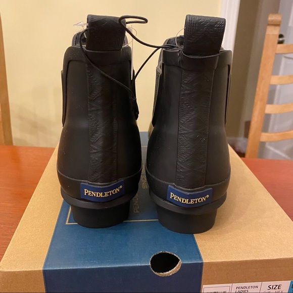 Pendleton Chelsea Ladies' Lined Black Rainboot. Size 9 - Picture 3 of 8